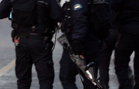 Polis Ankara'da o silahı kullandı