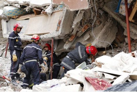 Fas'ta 3 bina çöktü 4 ölü, 57 yaralı