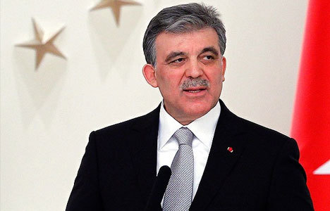 ​Abdullah Gül'den Davutoğlu'na tebrik