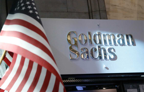 Goldman altın için tahminini yükseltti