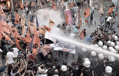 Erdoğan protestosuna polisten müdahale