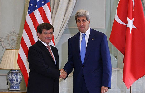​Kerry'den Davutoğlu'na tebrik