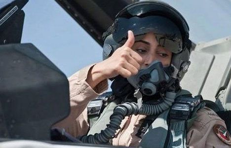 IŞİD'ı kadın pilot vurdu