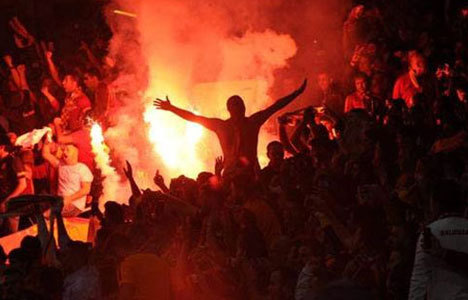UEFA Galatasaray'a cezayı kesti