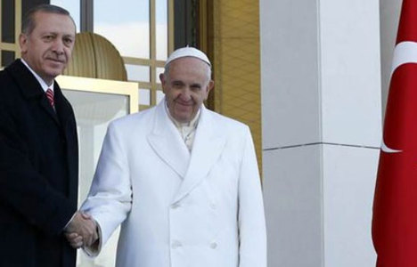 Papa Türkiye'ye geldi