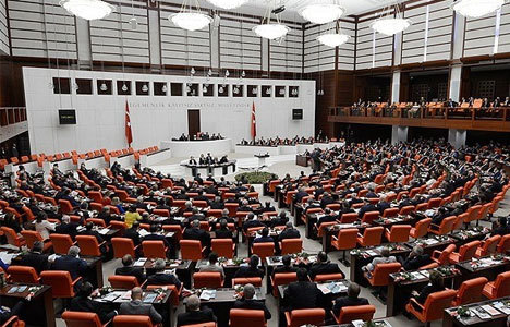 Meclis 13 gün tatil ilan edildi