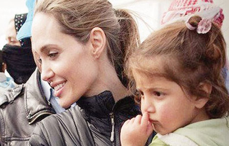 Angelina Jolie'den Ezidiler'e sürpriz ziyaret