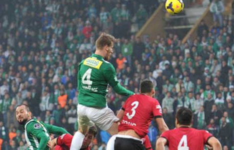 Bursaspor Gençlerbirliği'ni mağlup etti