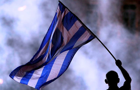 Yunanistan IMF borcu için tehdit ediyor

