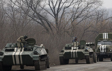 ​Ukrayna ağır silahlarını geri çekiyor