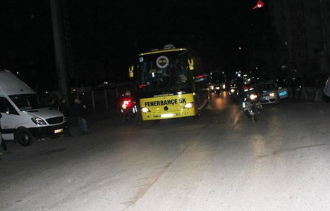 Mersin'de Fenerbahçe'ye şok saldırı