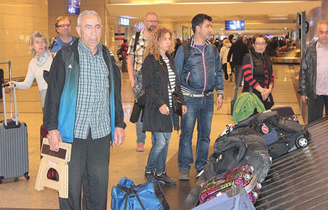 Nepal'den 242 kişi İstanbul'a geldi