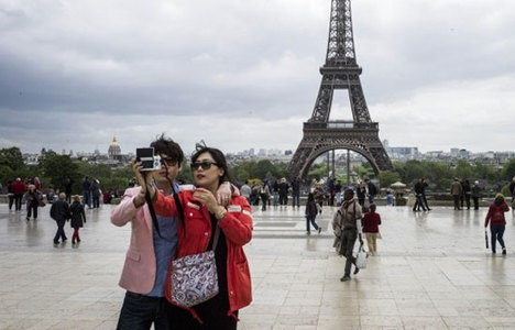 Çinli patrondan 6400 işçisine Paris tatili