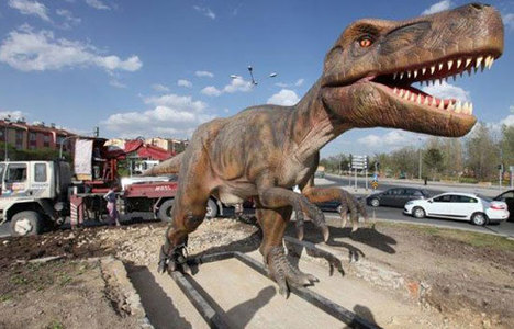 Dinozor Gaziantep'e gidince ucuzladı