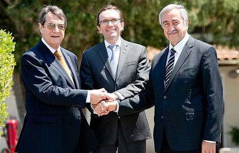 Kıbrıs'ta müzakereler yeniden başladı
