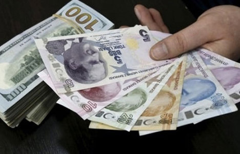 Türk Lirası yüzde 7-8 değer kaybeder