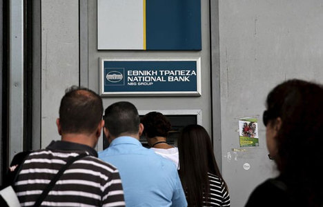 Yunan bankalarında para tükenmek üzere