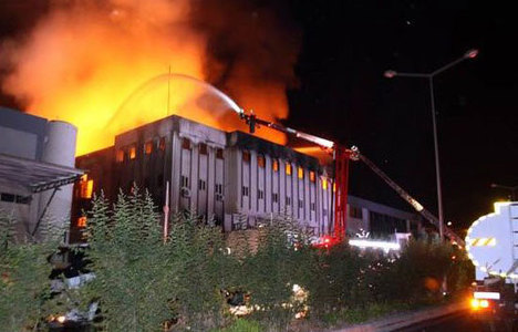 Yağ fabrikası yandı