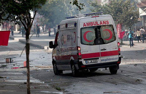 Gazi Mahallesi'ndeki olaylarda 1 polis yaralandı