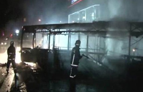 İstanbul'da halk otobüsünü yaktılar
