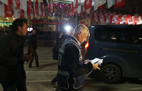 CHP Genel Merkezi önünde havaya ateş açıldı