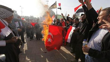 Irak'ta Türk Bayrağı'na çirkin saldırı
