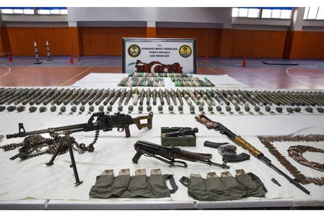 PKK'ya giden silahlar yakalandı