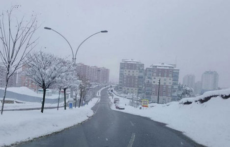 Kocaeli Üniversitesi'nde kar tatili