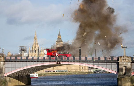 Londra'da korkutan patlama!