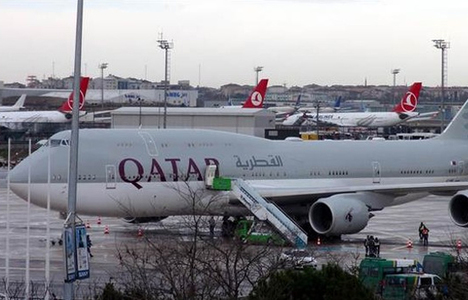 THY uçağı Katar emirinin uçağına çarptı
