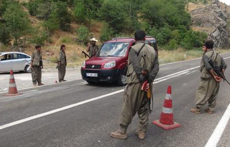 PKK Diyarbakır'da yol kesti