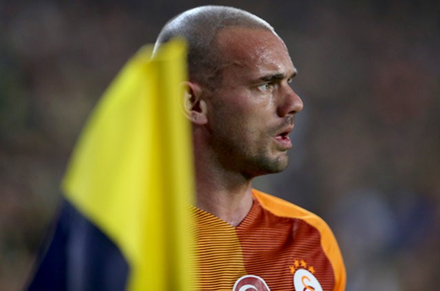Ve Sneijder dolar yüzünden satılıyor