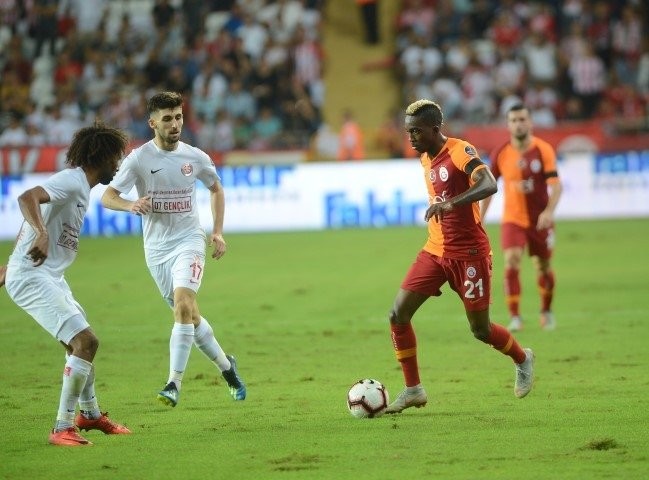 Antalyaspor-Galatasaray maçından önemli kareler