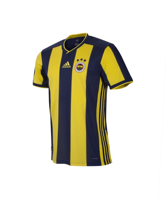 Fenerbahçe, yeni sezon formalarını tanıttı!