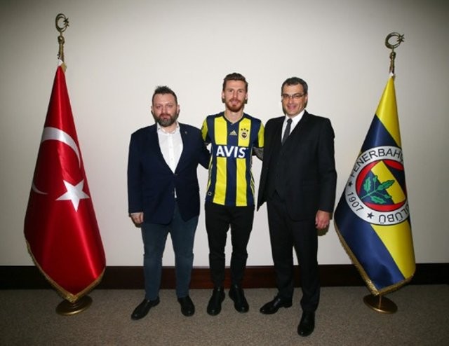 Tolgay'ın Fenerbahçe formasıyla fotoğrafı ortaya çıktı