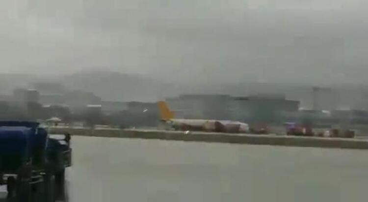 Sabiha Gökçen Havalimanı'nda uçak pistten çıktı