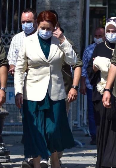 Meral Akşener, Ayasofya Camisi'ni ziyaret etti