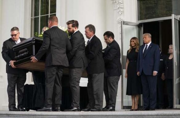 57 yıl sonra bir ilk! Beyaz Saray’da Trump’ın kardeşine özel cenaze töreni