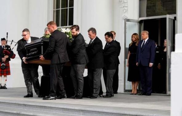 57 yıl sonra bir ilk! Beyaz Saray’da Trump’ın kardeşine özel cenaze töreni
