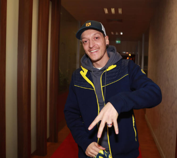  Fenerbahçe'nin yeni transferi Mesut Özil dünya gündeminde