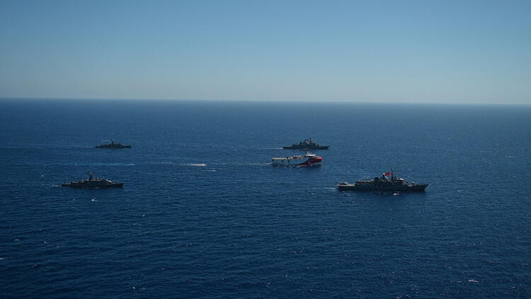 Fransa Doğu Akdeniz'e uçak gemisi gönderiyor