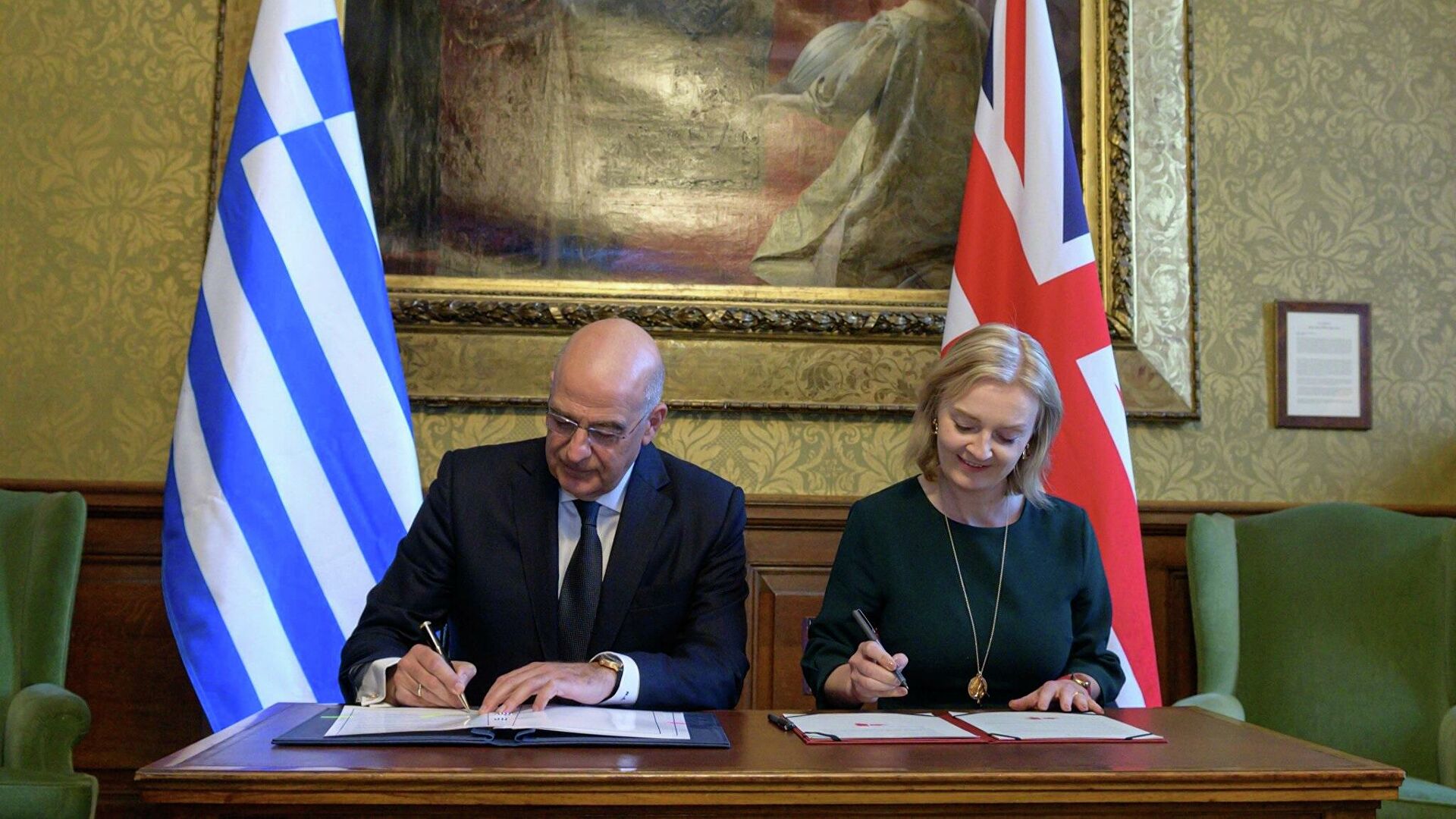 Βρετανία και Ελλάδα υπογράφουν συμφωνία συνεργασίας