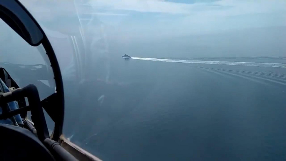 Rusya, gerilim sonrası HMS Defender’a ait görüntüleri yayınladı!