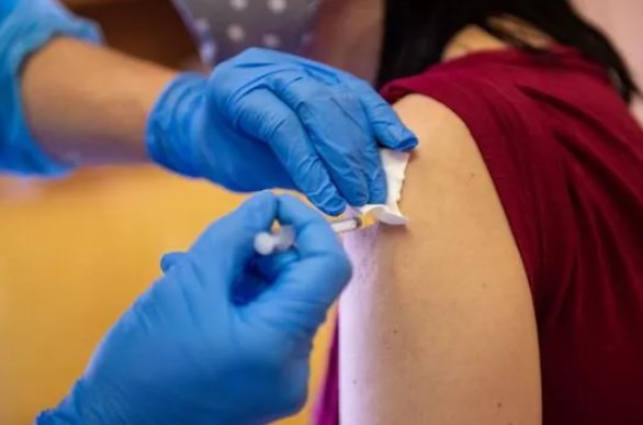 BioNTech 100 gün içinde yeni Kovid-19 aşısı geliştirebilir
