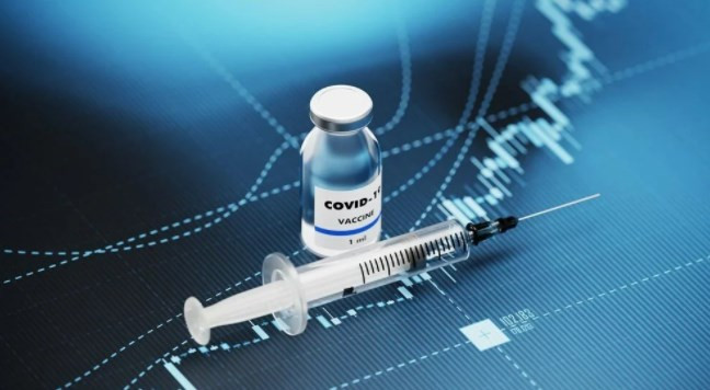 Kovid-19 aşısı etkisi: Moderna 16, BioNTech10 kat değerlendi