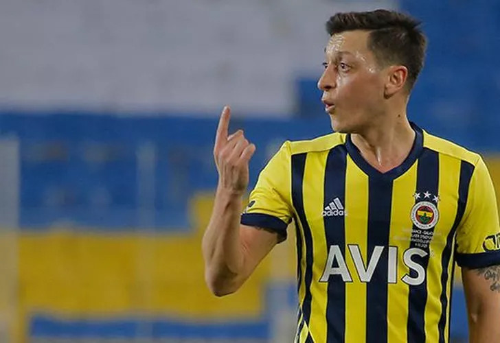 Fenerbahçe'de Pereira'dan 'Mesut Özil' kararı!