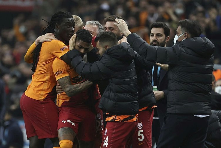 Galatasaray'ın genç yeteneği dünya yıldızının yerine isteniyor!