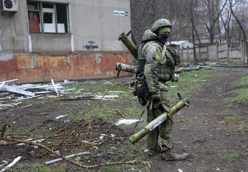 Rusya'dan flaş iddia: Yüzlerce Ukraynalı asker esir alındı!