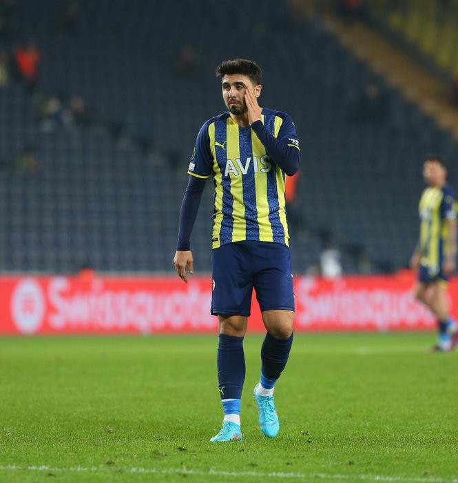 Fenerbahçe'de flaş karar: Mesut ve Ozan'a bir şok daha!