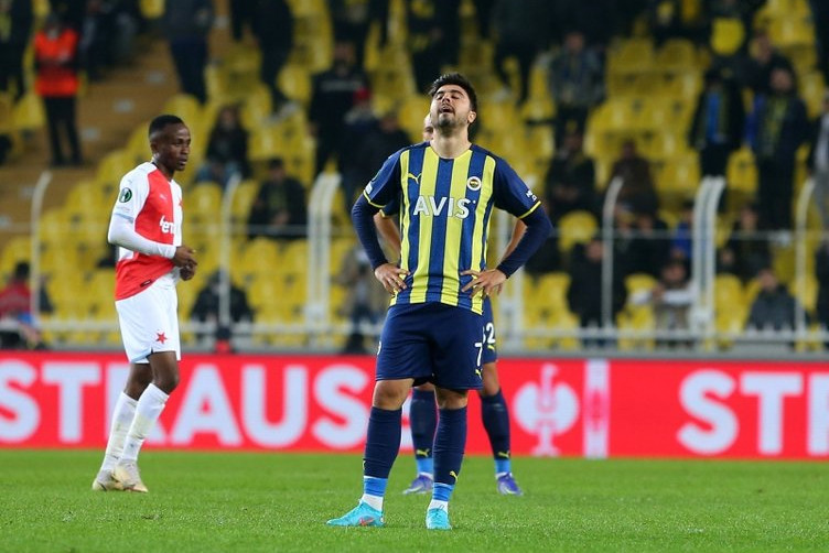 Fenerbahçe'de flaş karar: Mesut ve Ozan'a bir şok daha!